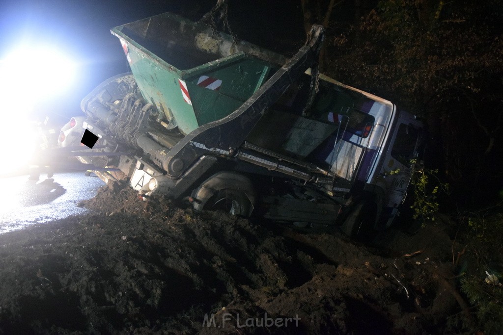 Container LKW umgestuerzt Koeln Brueck Bruecker- Dellbruecker Mauspfad P357.JPG - Miklos Laubert